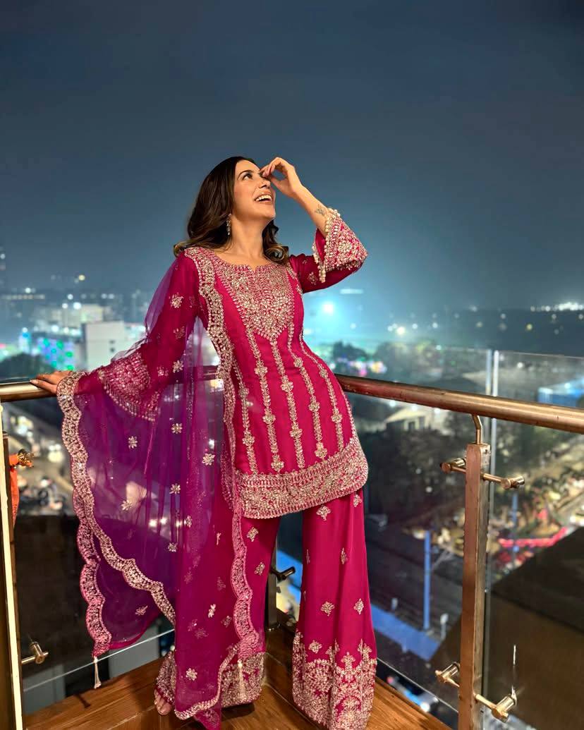 पार्टी वियर लुक खूबसूरत टॉप-बॉटम और दुपट्टा