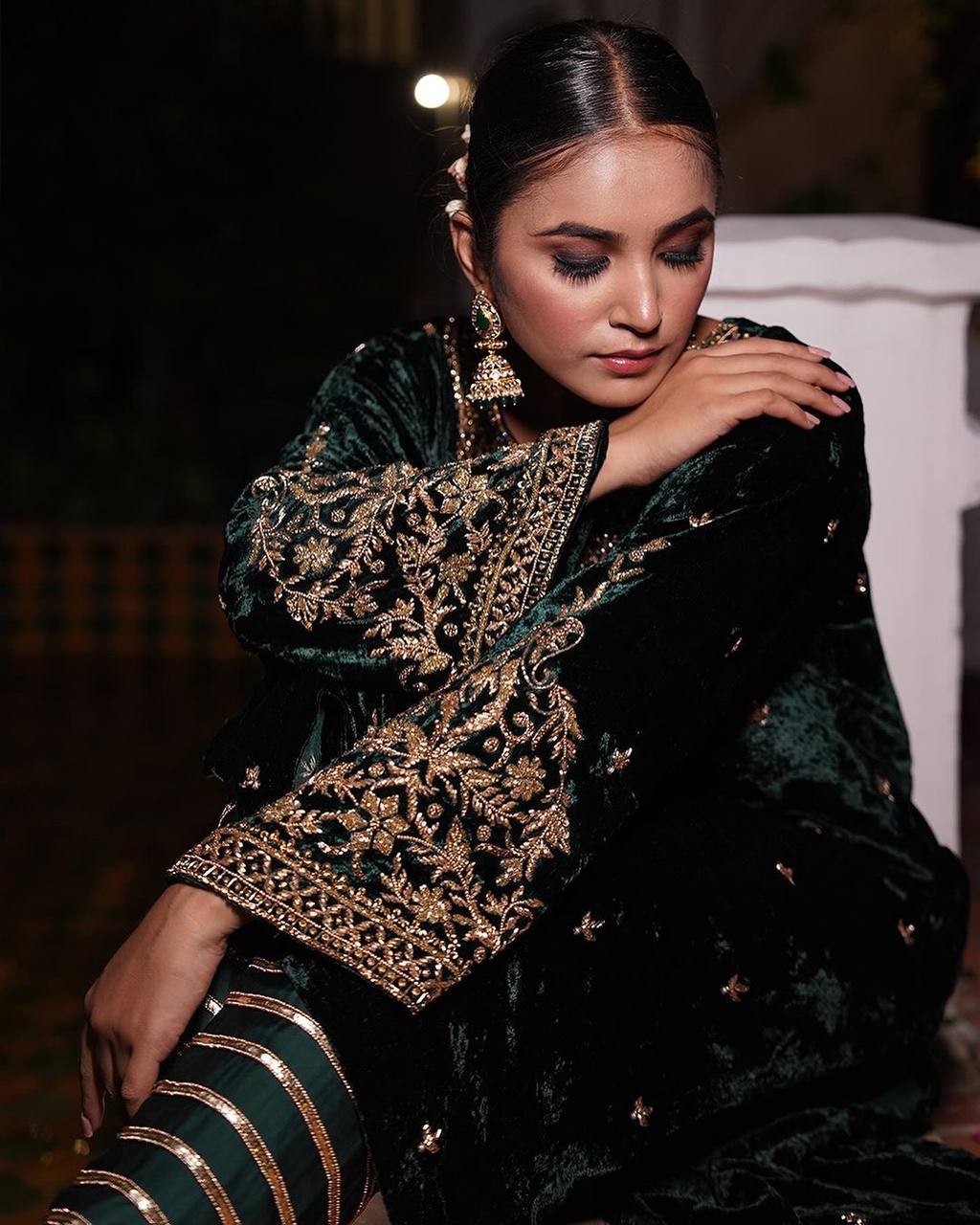 पार्टी वियर लुक डिज़ाइनर टॉप और बॉटम दुपट्टे के साथ