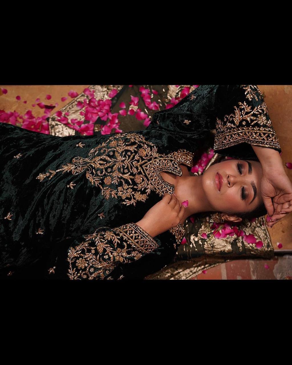 पार्टी वियर लुक डिज़ाइनर टॉप और बॉटम दुपट्टे के साथ