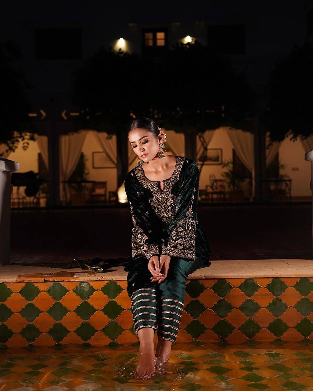 पार्टी वियर लुक डिज़ाइनर टॉप और बॉटम दुपट्टे के साथ