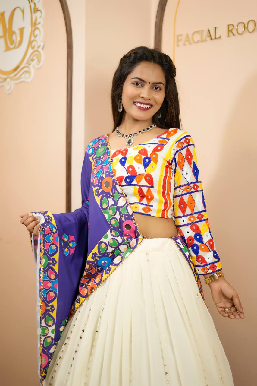 पार्टी वियर डिज़ाइनर लहंगा चोली दुपट्टे के साथ