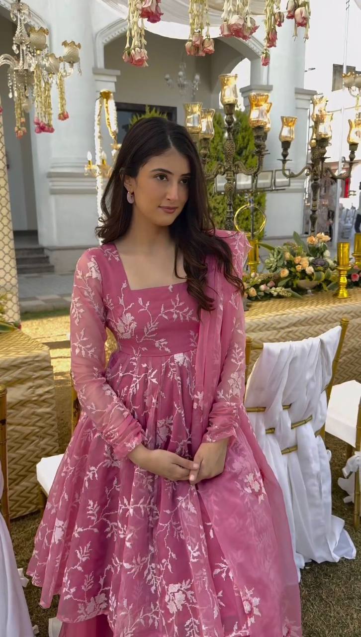 पार्टी वियर लुक टॉप और बॉटम विद दुपट्टा