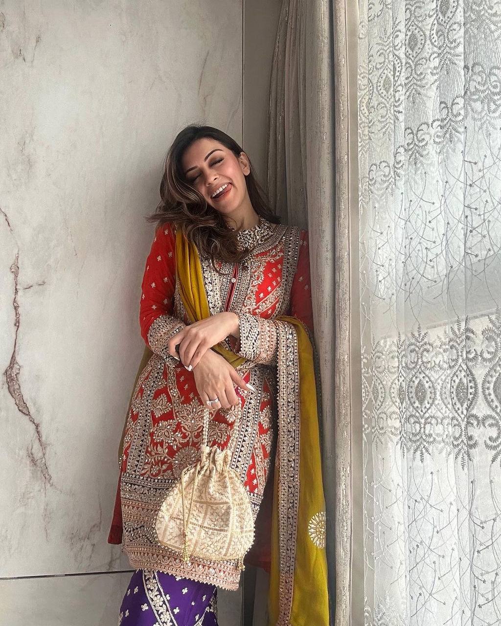 पार्टी वियर लुक डिज़ाइनर टॉप और बॉटम दुपट्टे के साथ