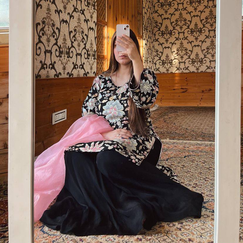 पार्टी वियर डिज़ाइनर टॉप और बॉटम दुपट्टे के साथ