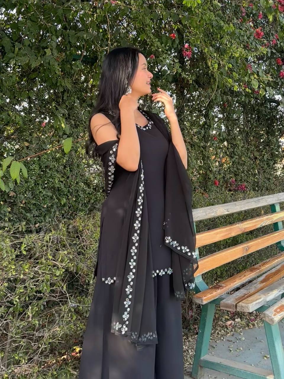 पार्टी वियर लुक टॉप-बॉटम और दुपट्टे के साथ रियल मिरर वर्क