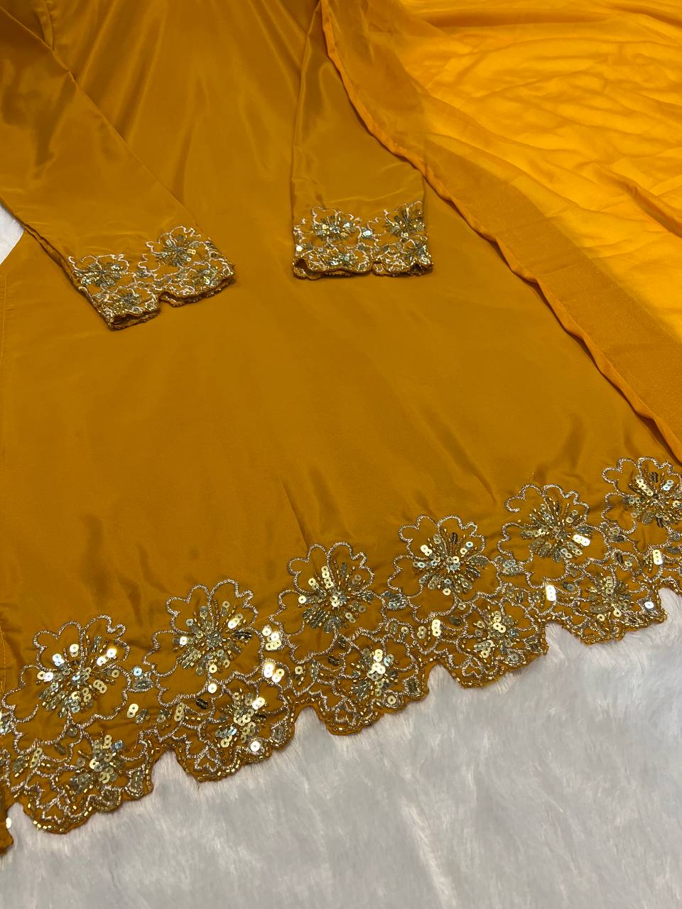 डिज़ाइनर पार्टी वियर लुक टॉप-बॉटम और दुपट्टा