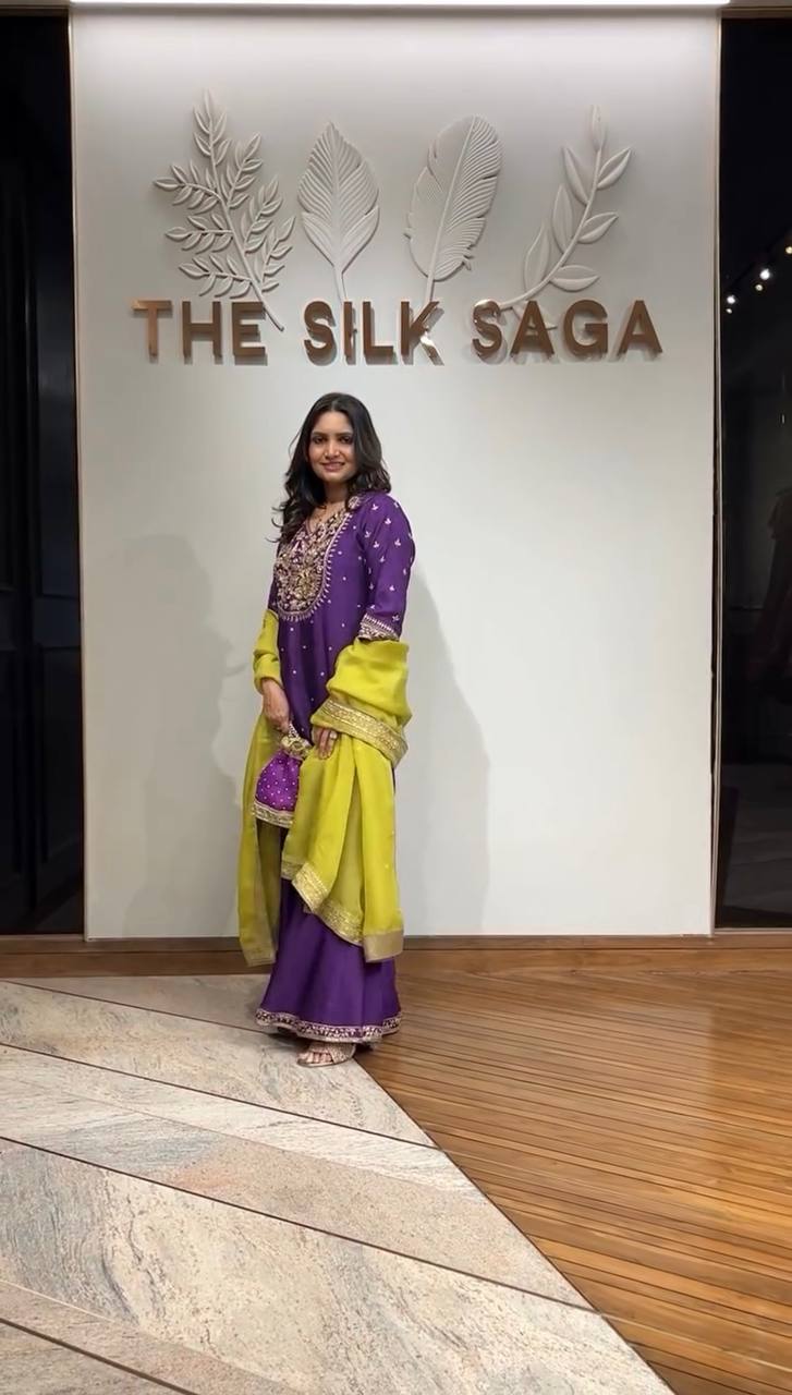 पार्टी वियर लुक टॉप-प्लाज़ो और दुपट्टा हैवी एम्ब्रॉयडरी वर्क के साथ