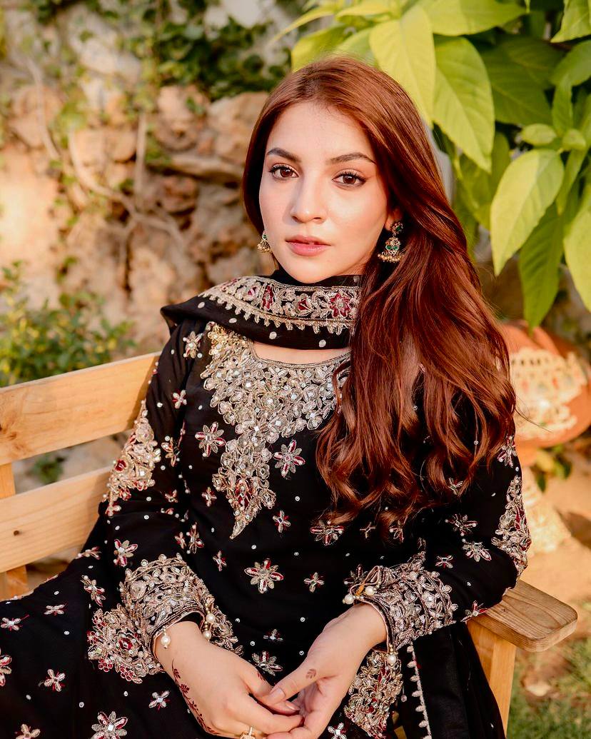 पार्टी वियर डिज़ाइनर टॉप और बॉटम दुपट्टे के साथ