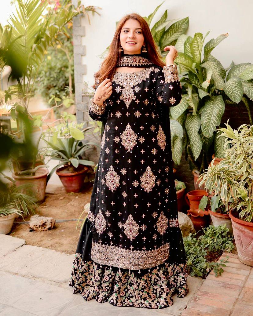 पार्टी वियर डिज़ाइनर टॉप और बॉटम दुपट्टे के साथ