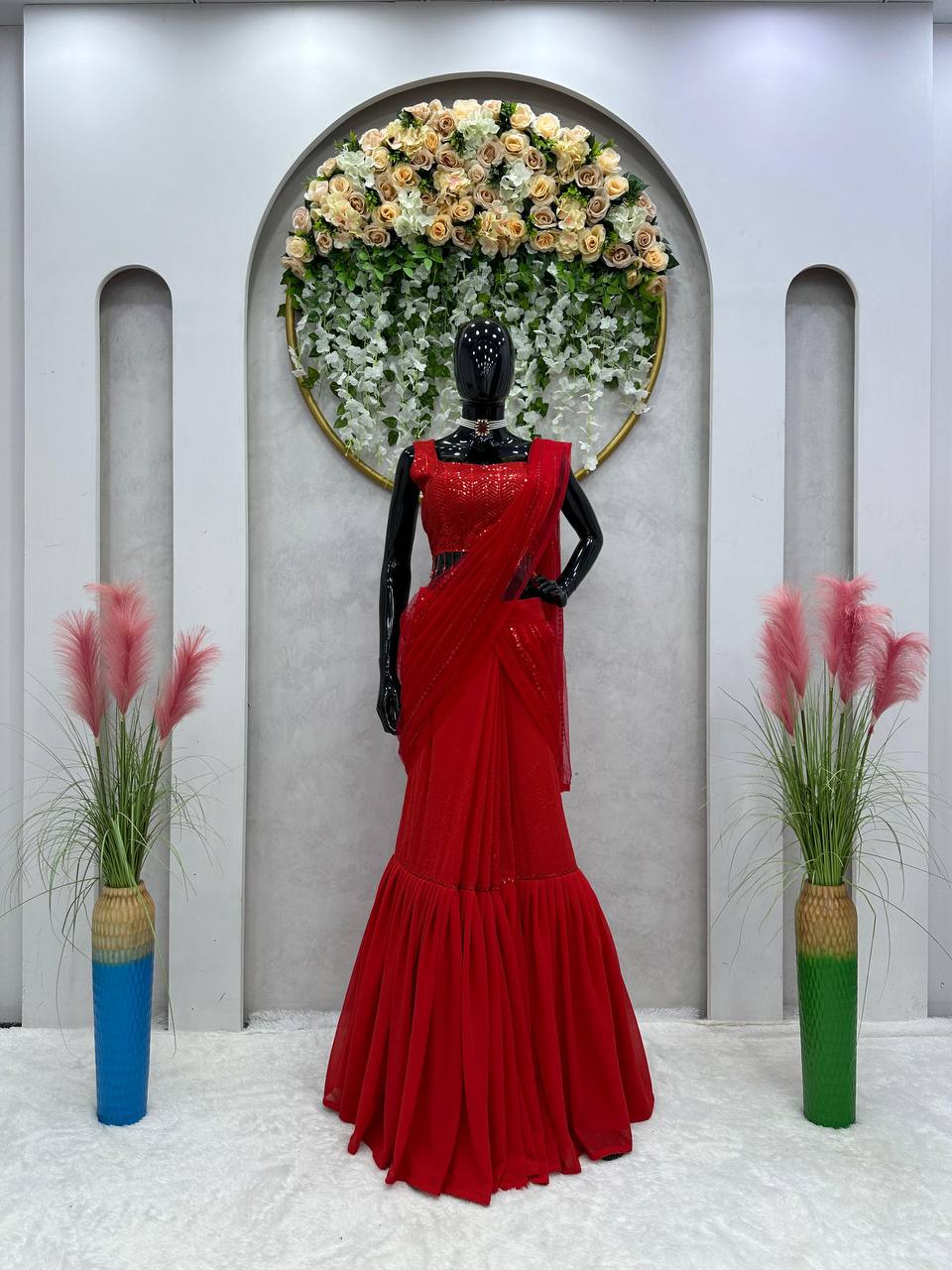 पार्टी वियर लुक के लिए खूबसूरत रेडी टू वियर लहंगा साड़ी