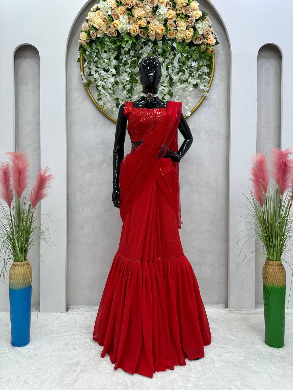 पार्टी वियर लुक के लिए खूबसूरत रेडी टू वियर लहंगा साड़ी