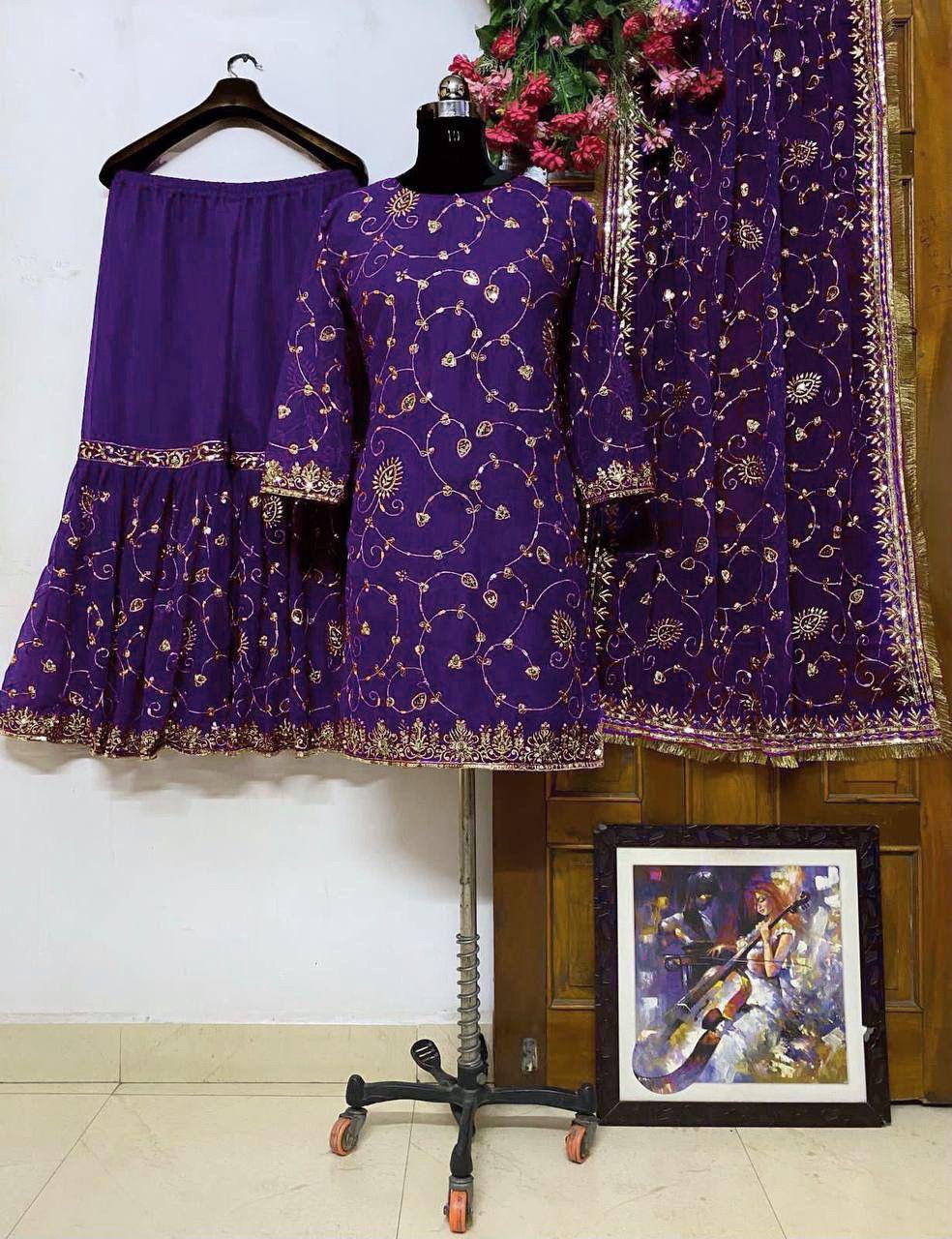 पार्टी वियर लुक: दुपट्टे के साथ टॉप और बॉटम में खूबसूरत दिखें