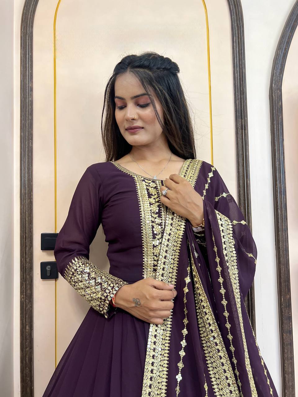 डिज़ाइनर पार्टी वियर अनारकली गाउन पेंट और खूबसूरत दुपट्टा