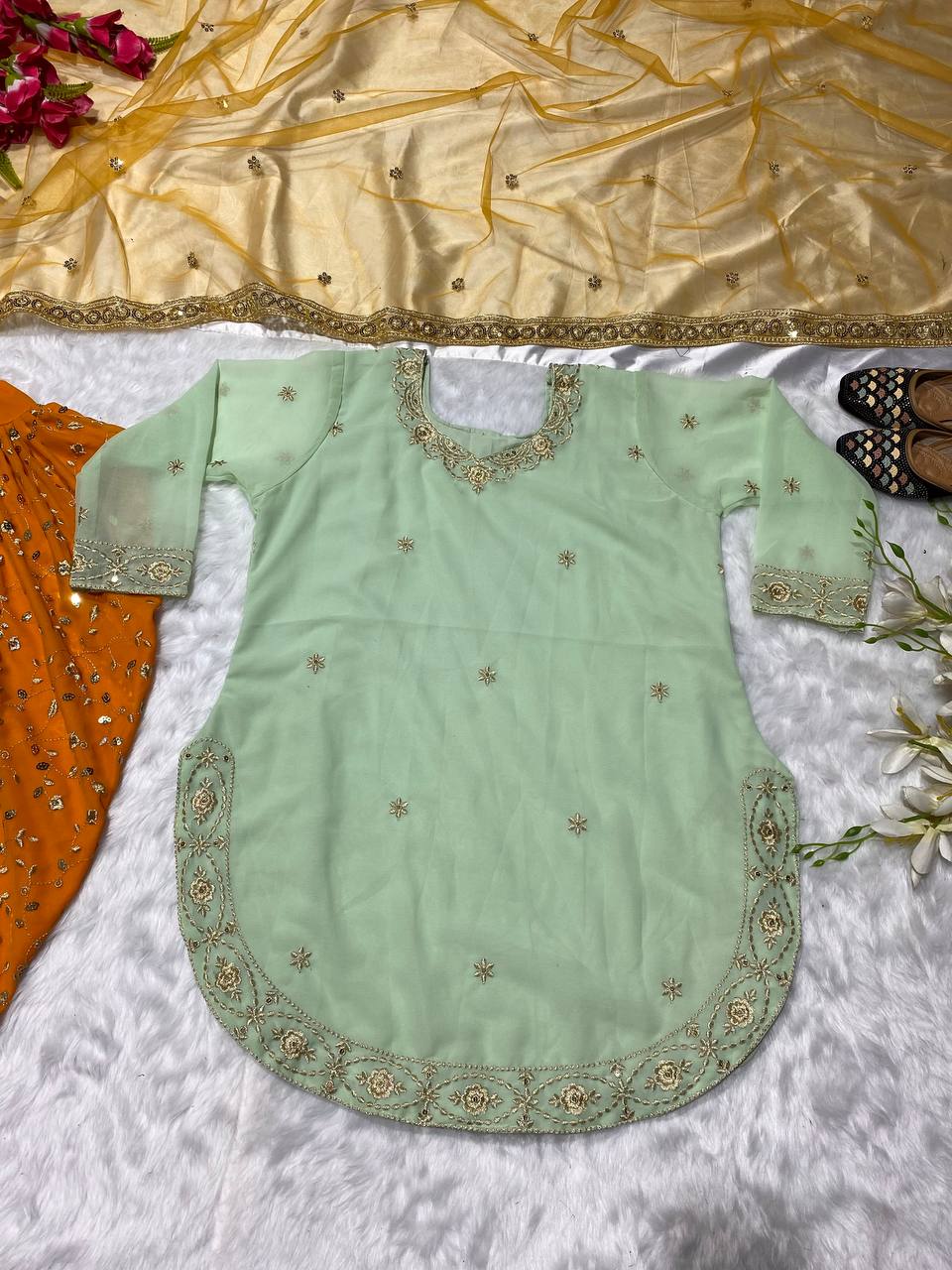 डिज़ाइनर पार्टी वियर लुक टॉप, धोती सलवार और दुपट्टा