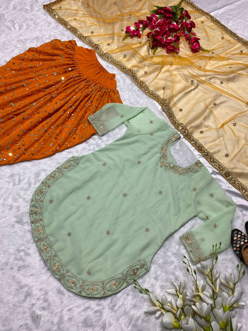 डिज़ाइनर पार्टी वियर लुक टॉप, धोती सलवार और दुपट्टा