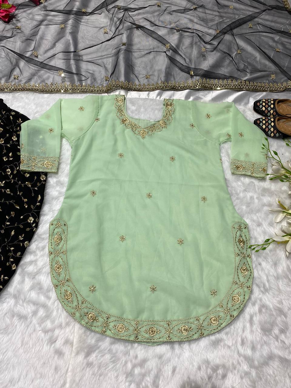 डिज़ाइनर पार्टी वियर लुक टॉप, धोती सलवार और दुपट्टा
