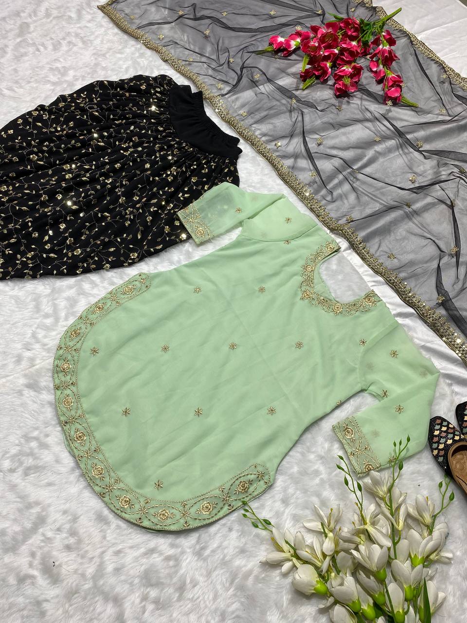 डिज़ाइनर पार्टी वियर लुक टॉप, धोती सलवार और दुपट्टा
