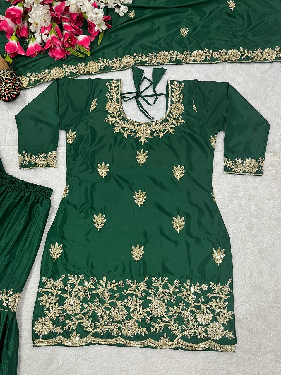 डिज़ाइनर पार्टी वियर लुक टॉप, शरारा प्लाज़ो और दुपट्टा