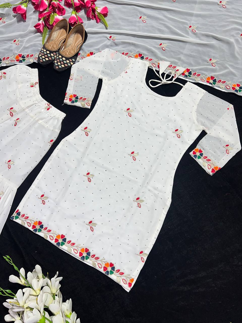 डिज़ाइनर पार्टी वियर लुक टॉप, शरारा प्लाज़ो और दुपट्टा