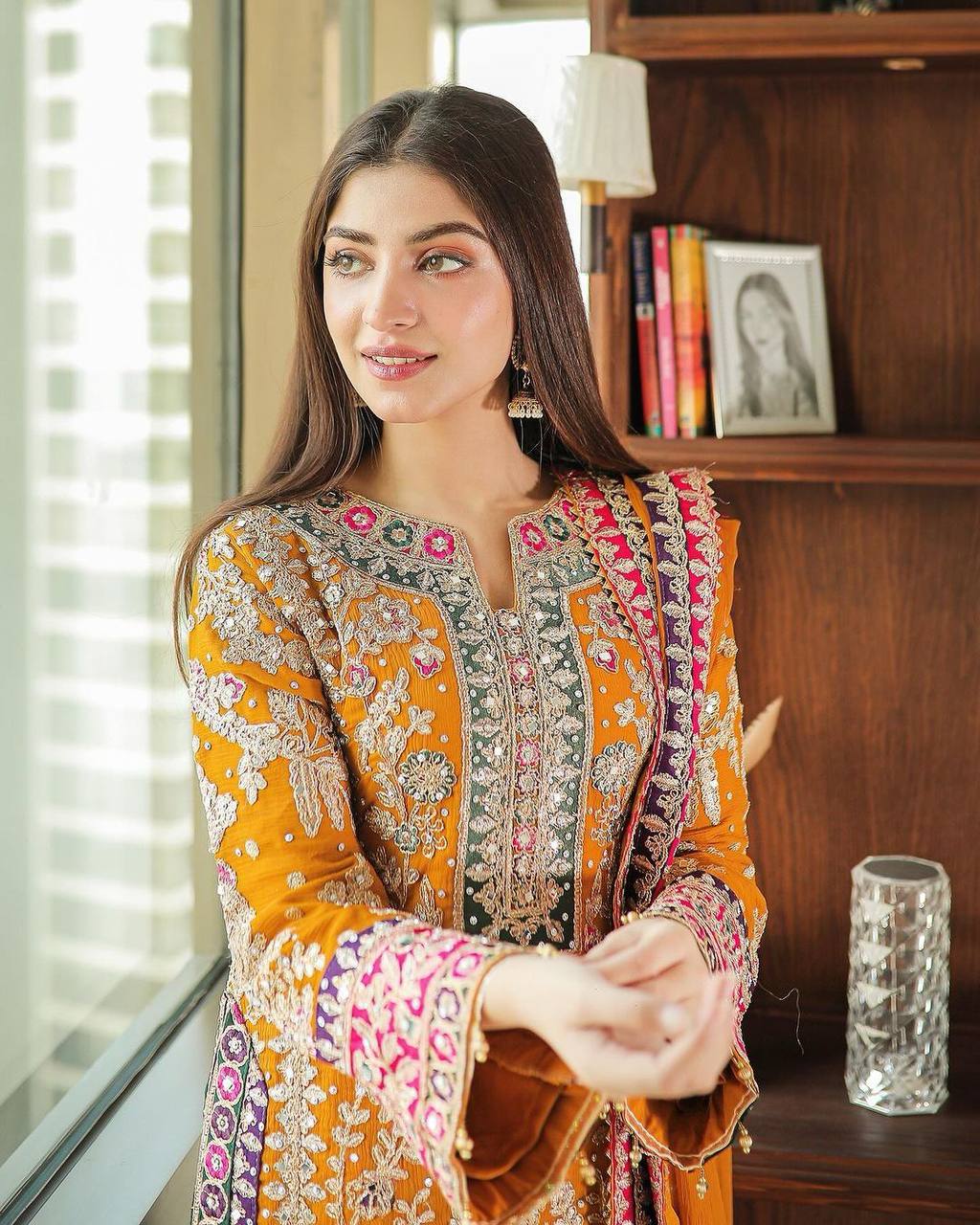 पार्टी वियर लुक डिज़ाइनर टॉप और बॉटम दुपट्टे के साथ