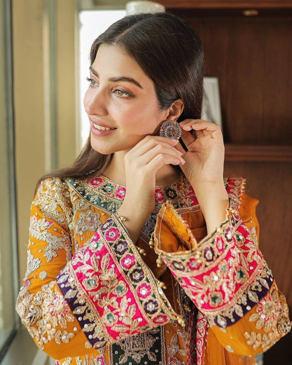 पार्टी वियर लुक डिज़ाइनर टॉप और बॉटम दुपट्टे के साथ