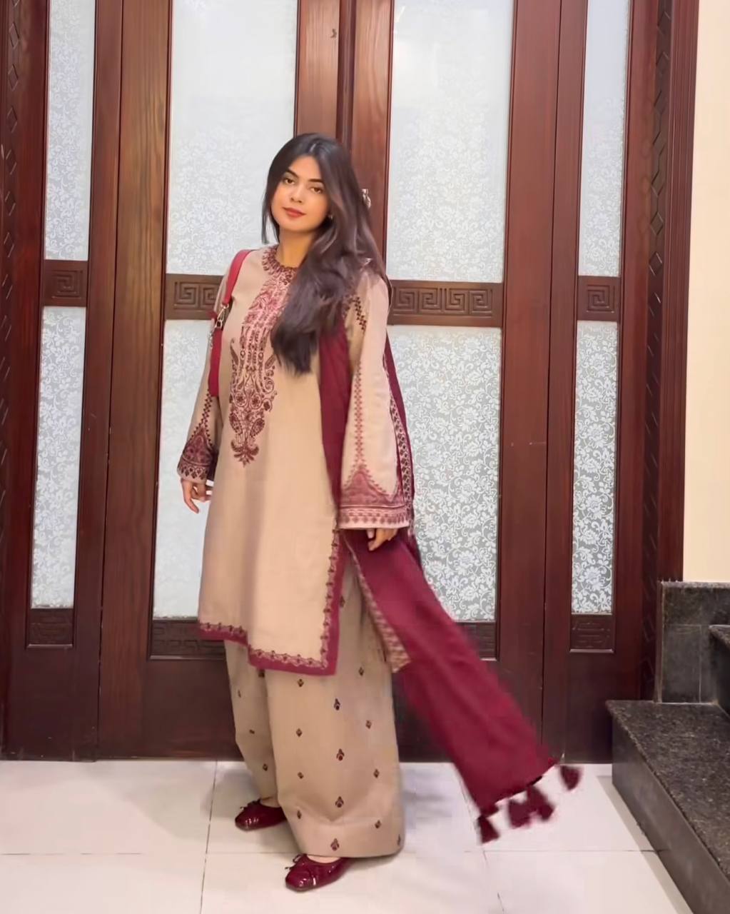 डिज़ाइनर पार्टी वियर लुक टॉप-बॉटम और कढ़ाई वर्क वाला दुपट्टा