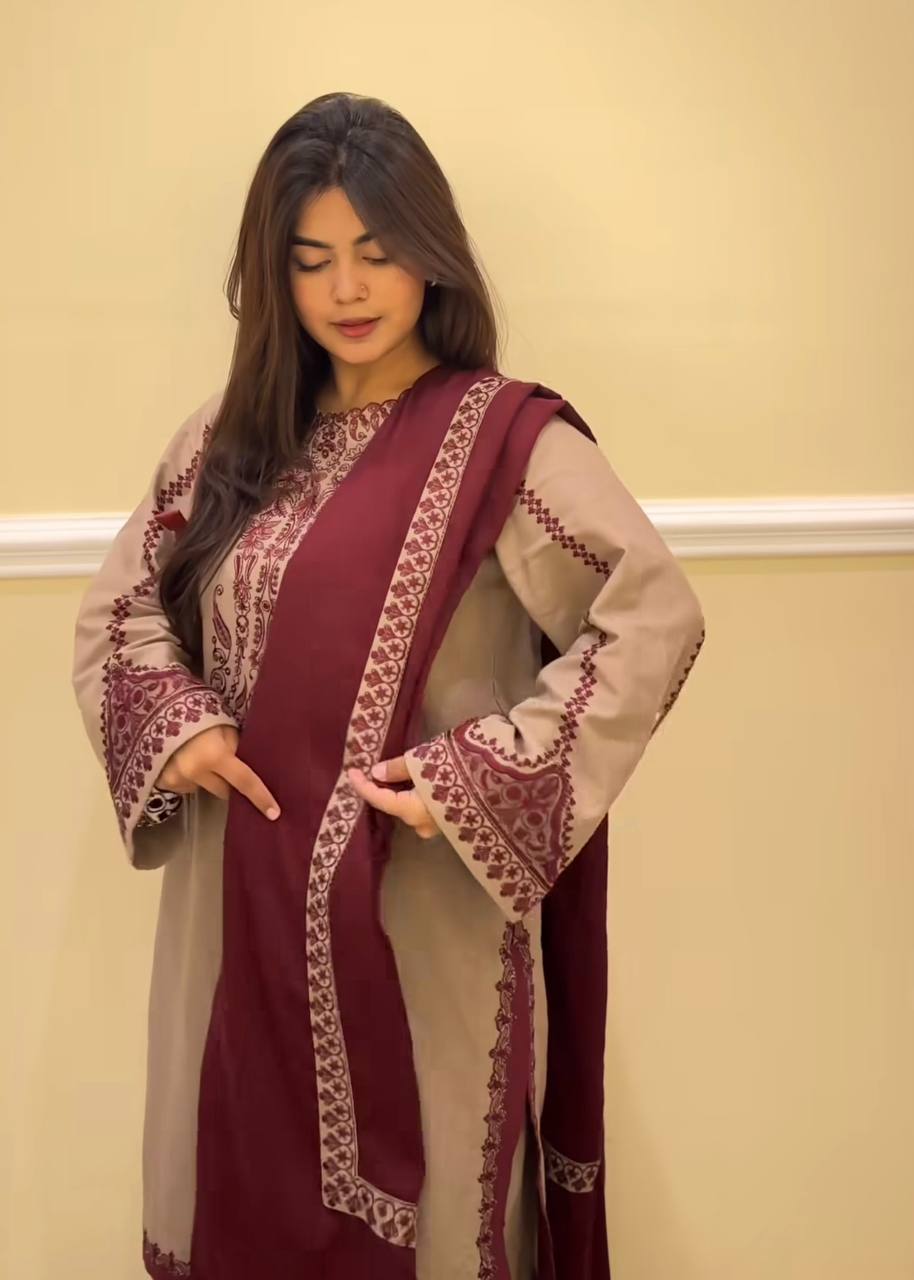 डिज़ाइनर पार्टी वियर लुक टॉप-बॉटम और कढ़ाई वर्क वाला दुपट्टा