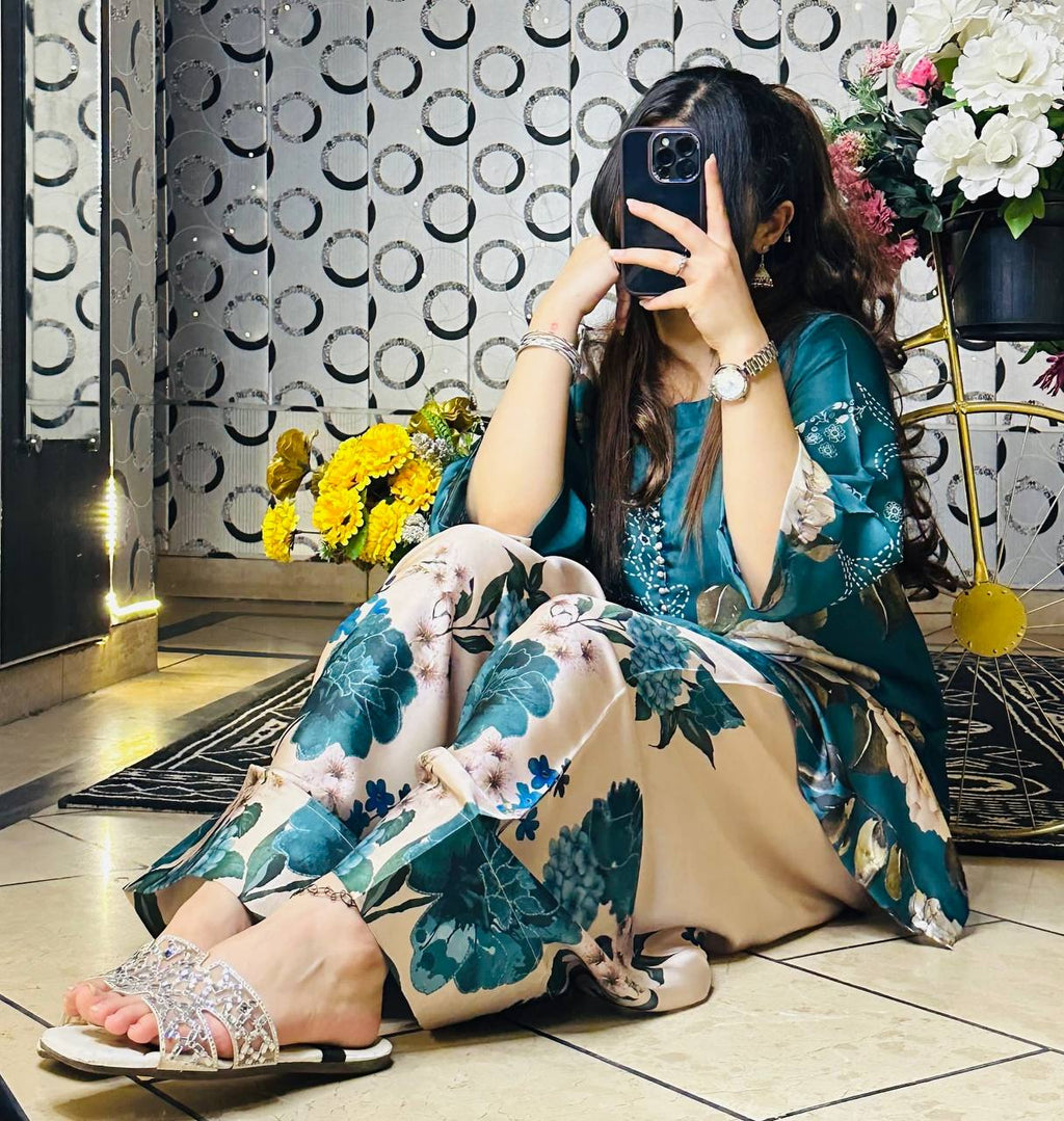 डिजिटल प्रिंट के साथ डिज़ाइनर पार्टी वियर लुक टॉप-बॉटम और दुपट्टा