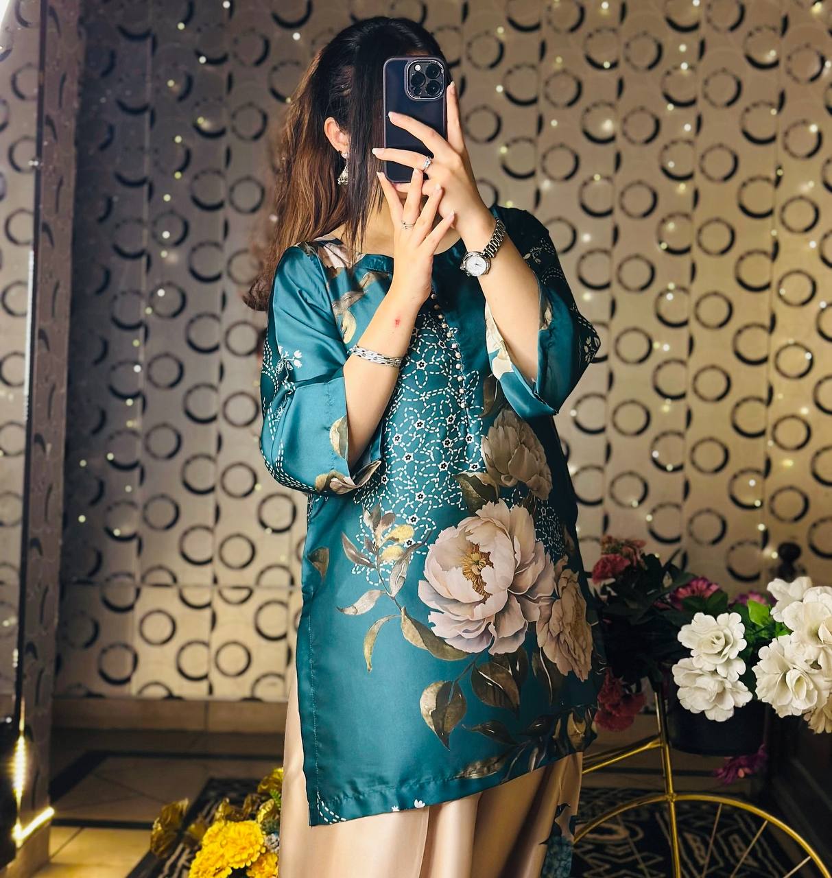 डिजिटल प्रिंट के साथ डिज़ाइनर पार्टी वियर लुक टॉप-बॉटम और दुपट्टा