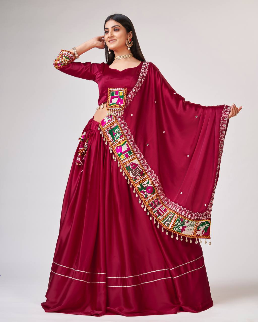 Designer Lehenga Choli With Beautiful Gamthi Work