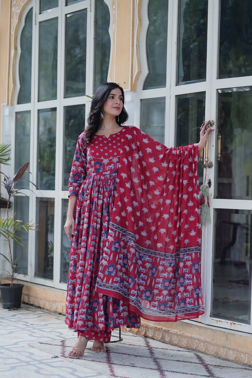 पार्टी वियर लुक: दुपट्टे के साथ टॉप और बॉटम में खूबसूरत दिखें