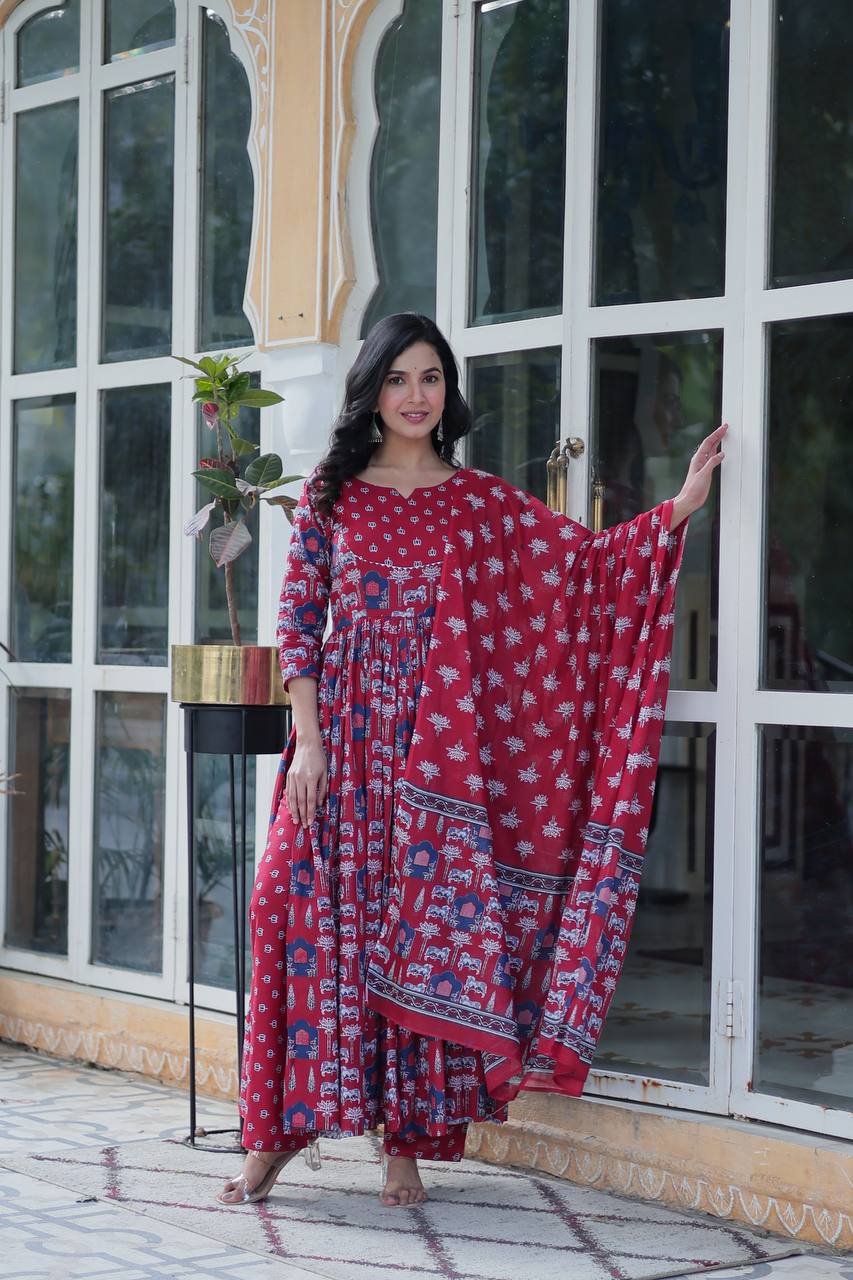 पार्टी वियर लुक: दुपट्टे के साथ टॉप और बॉटम में खूबसूरत दिखें