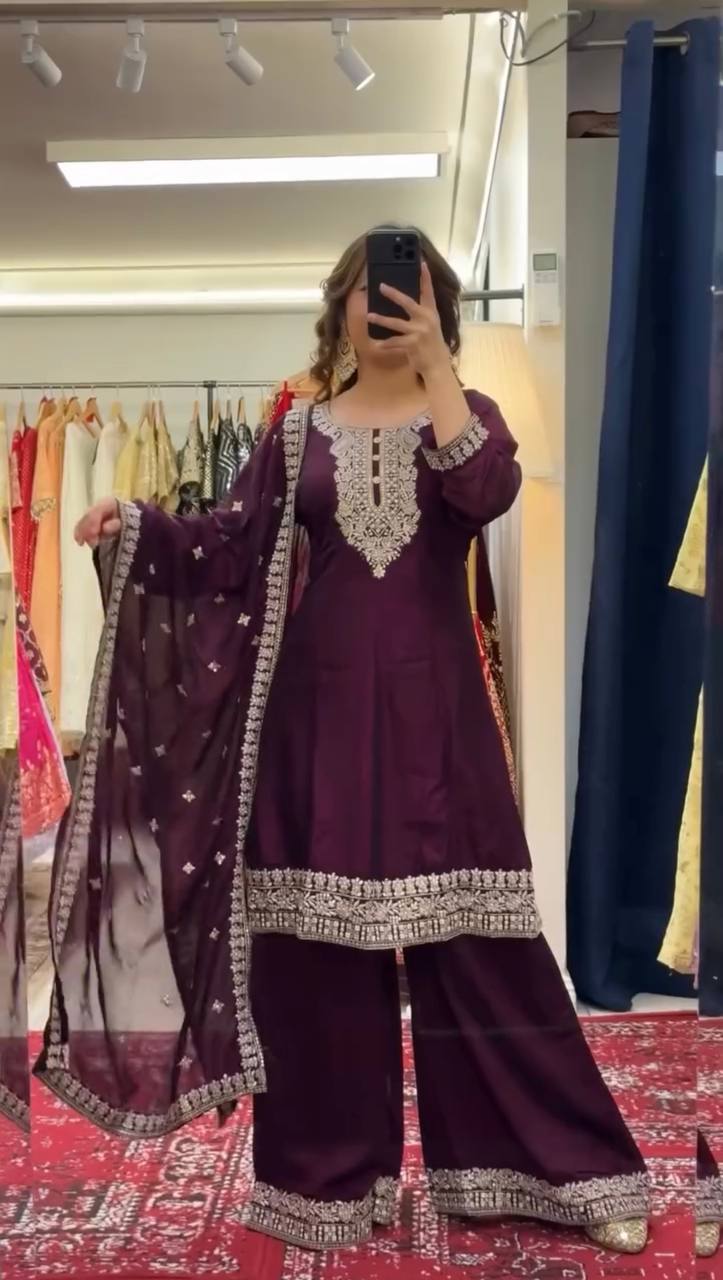 पार्टी वियर सुंदर सूट सेट थ्रेड और सीक्वेंस वर्क के साथ