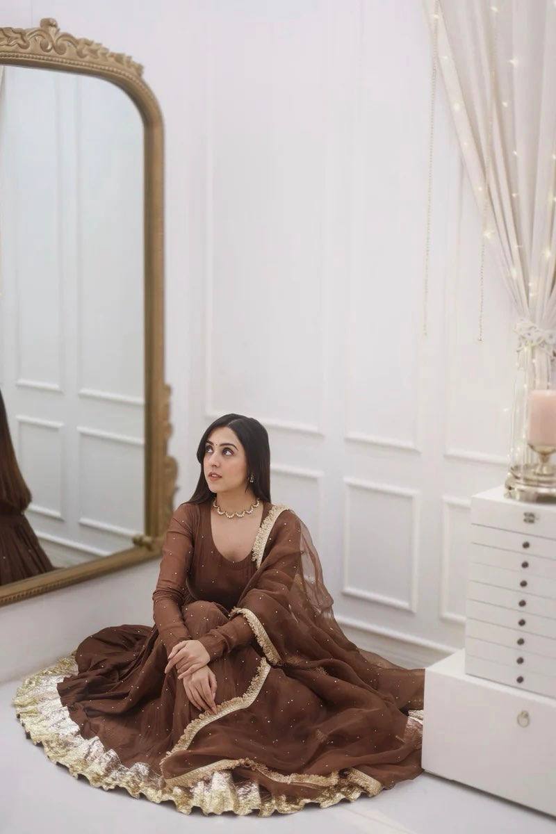 पार्टी वियर लुक गाउन, बॉटम और दुपट्टा मोती वर्क के साथ