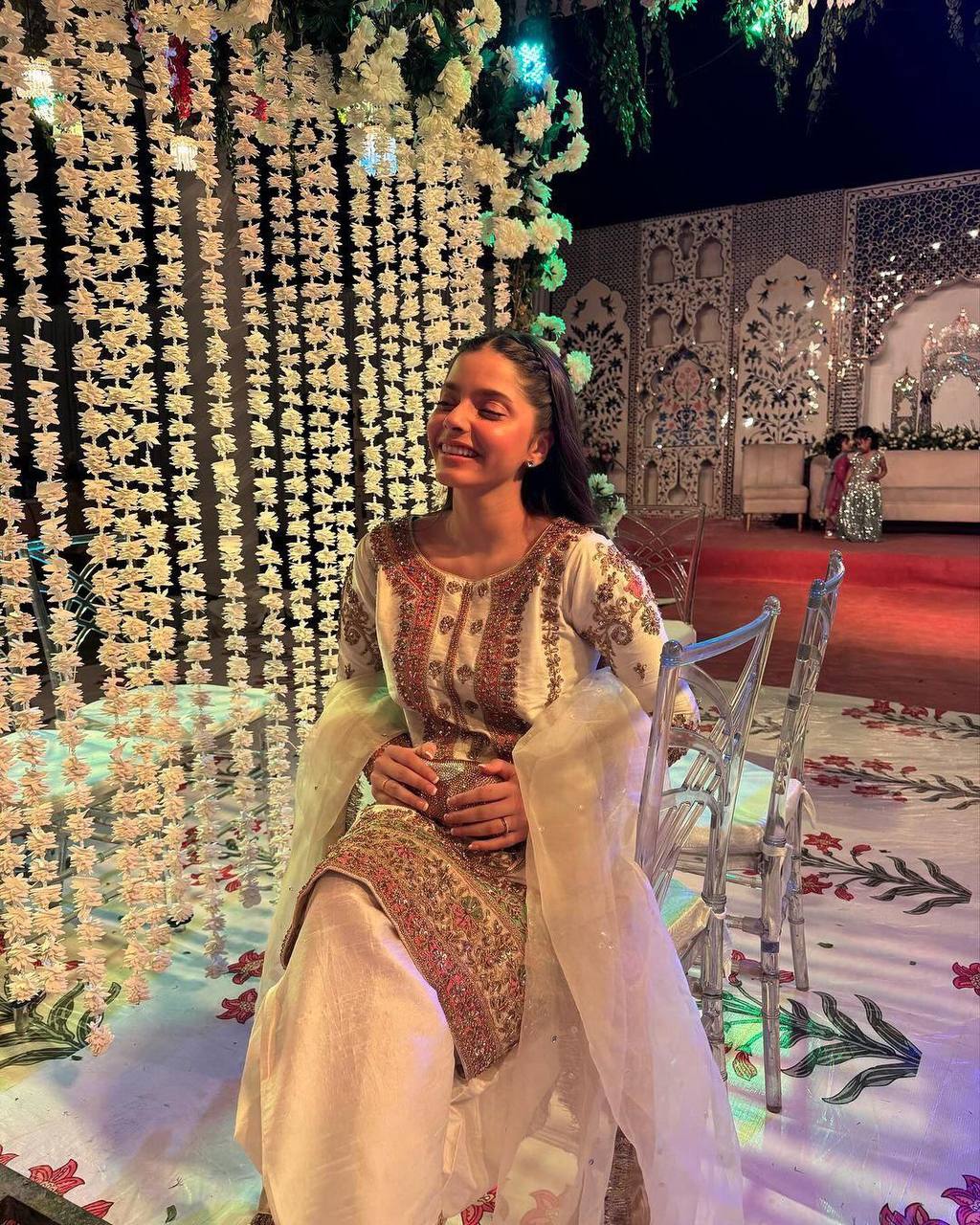 पार्टी वियर लुक डिज़ाइनर टॉप और बॉटम दुपट्टे के साथ