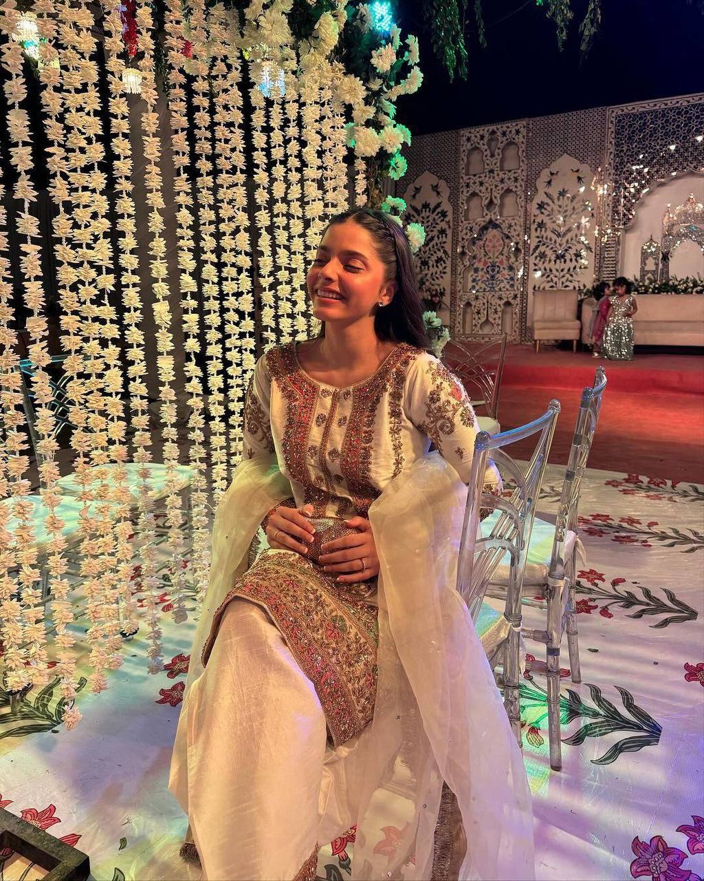 पार्टी वियर लुक डिज़ाइनर टॉप और बॉटम दुपट्टे के साथ