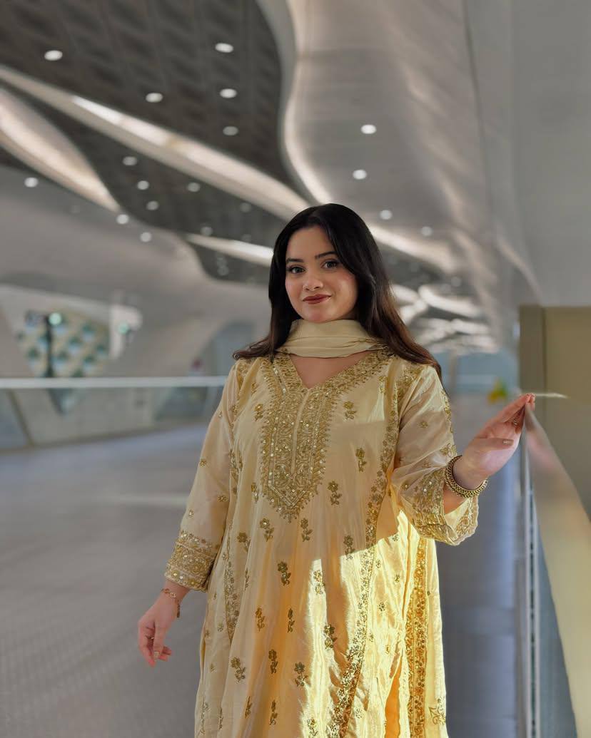 पार्टी वियर लुक डिज़ाइनर टॉप और बॉटम दुपट्टे के साथ