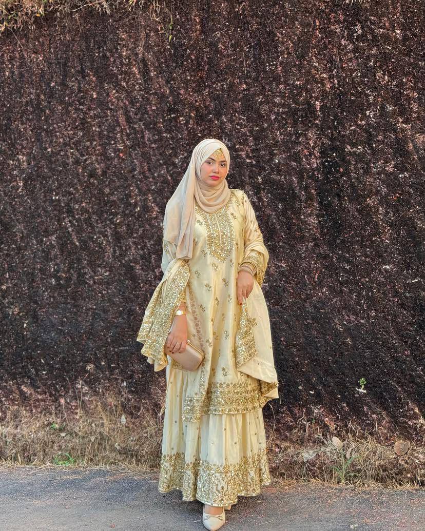 पार्टी वियर लुक डिज़ाइनर टॉप और बॉटम दुपट्टे के साथ