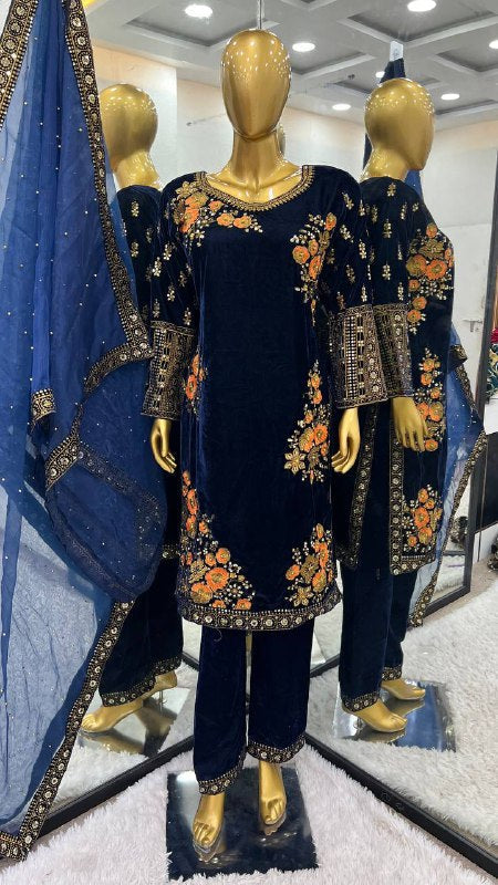 डिज़ाइनर लुक टॉप-दुपट्टा बॉटम हैवी एम्ब्रॉयडरी सीक्वेंस वर्क के साथ