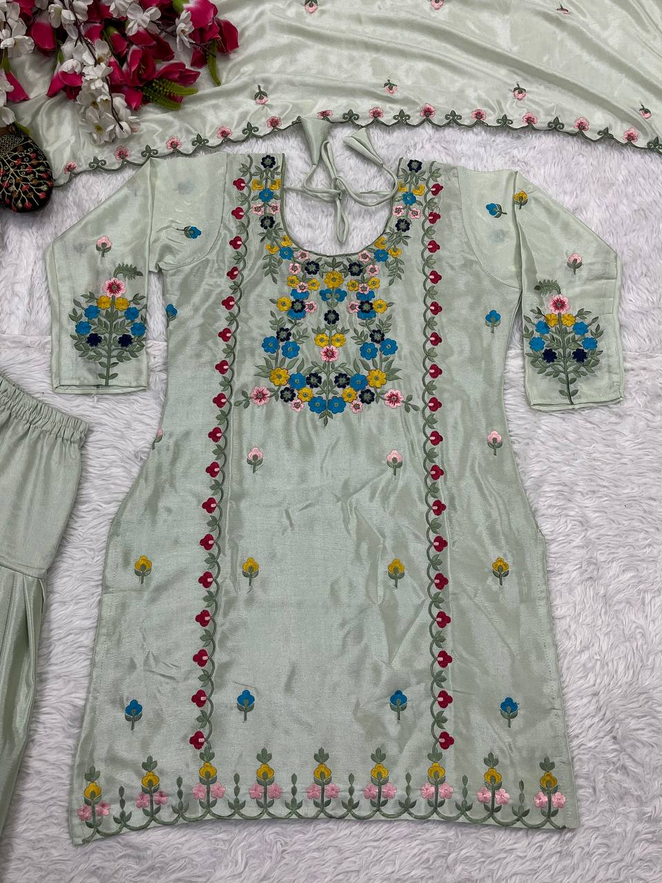 डिज़ाइनर पार्टी वियर लुक टॉप, धोती सलवार और दुपट्टा