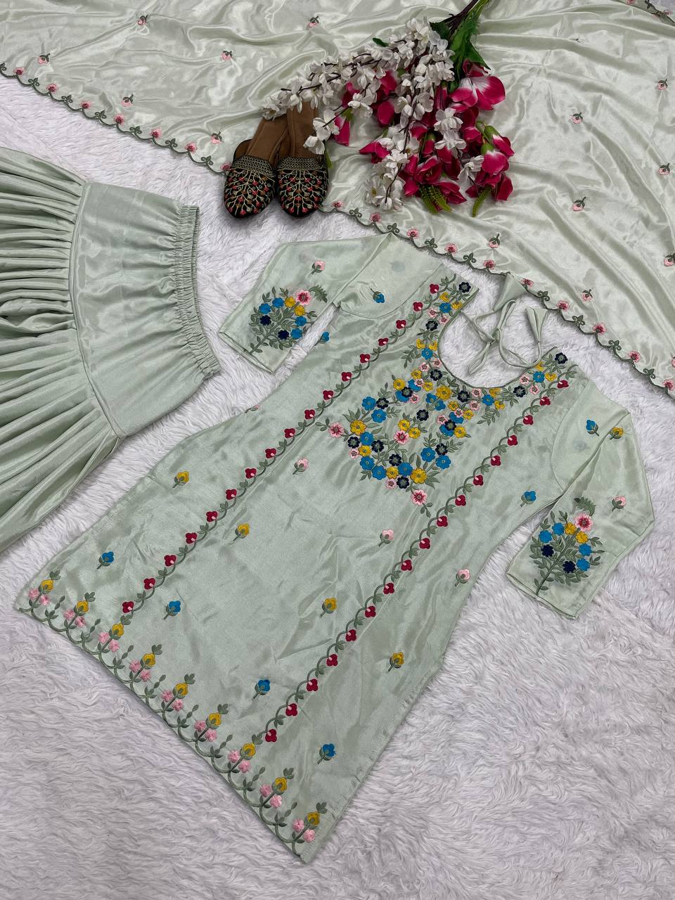 डिज़ाइनर पार्टी वियर लुक टॉप, धोती सलवार और दुपट्टा