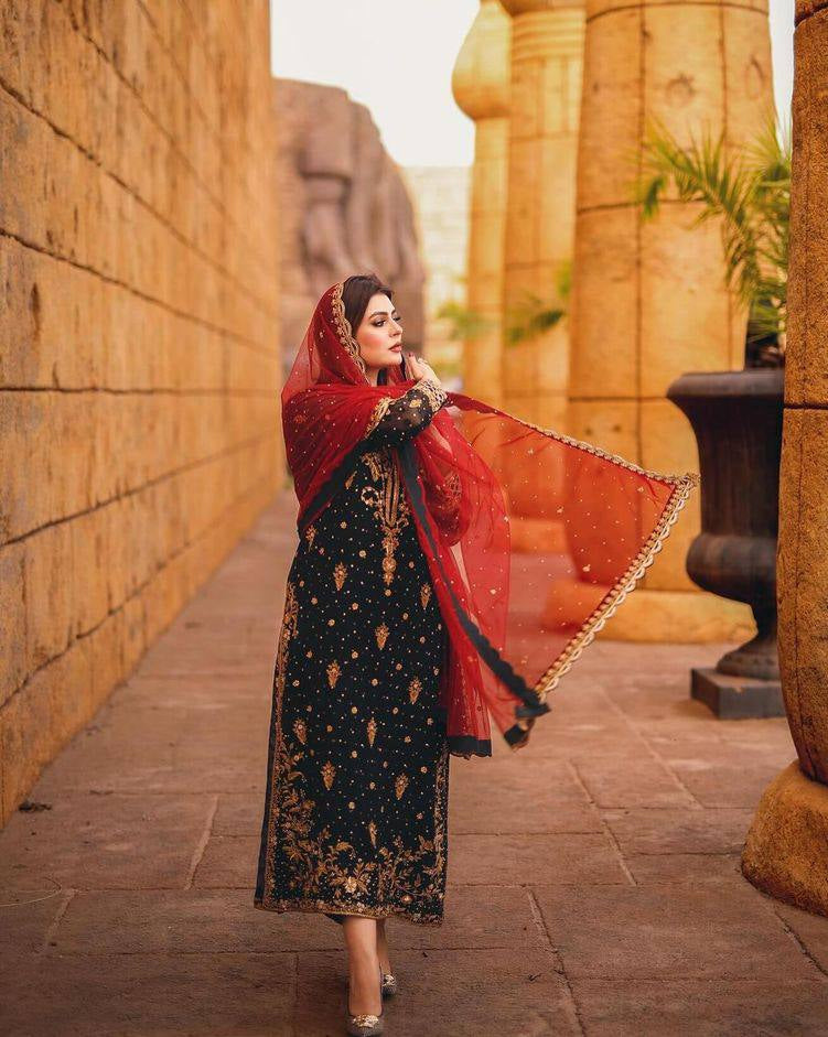 पार्टी वियर लुक डिज़ाइनर टॉप और बॉटम