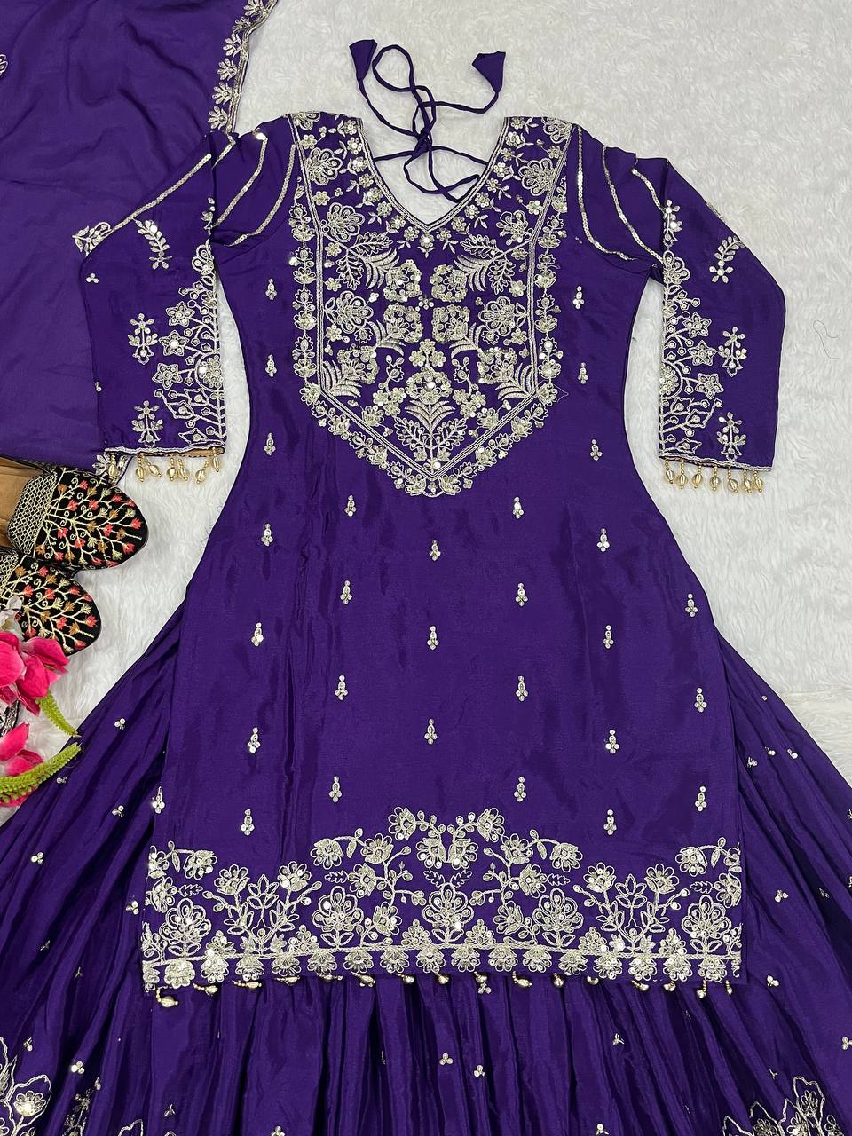 पार्टी वियर डिज़ाइनर टॉप-बॉटम और खूबसूरत दुपट्टा