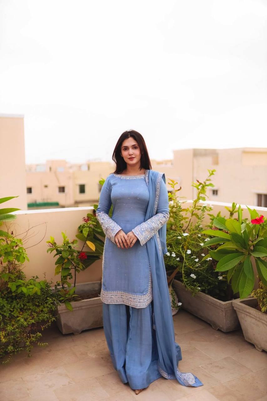 डिज़ाइनर पार्टी वियर लुक टॉप-प्लाज़ो और दुपट्टा कढ़ाई वर्क के साथ