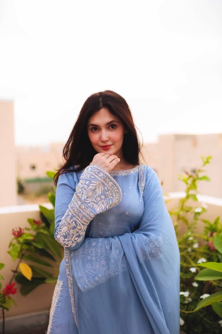 डिज़ाइनर पार्टी वियर लुक टॉप-प्लाज़ो और दुपट्टा कढ़ाई वर्क के साथ