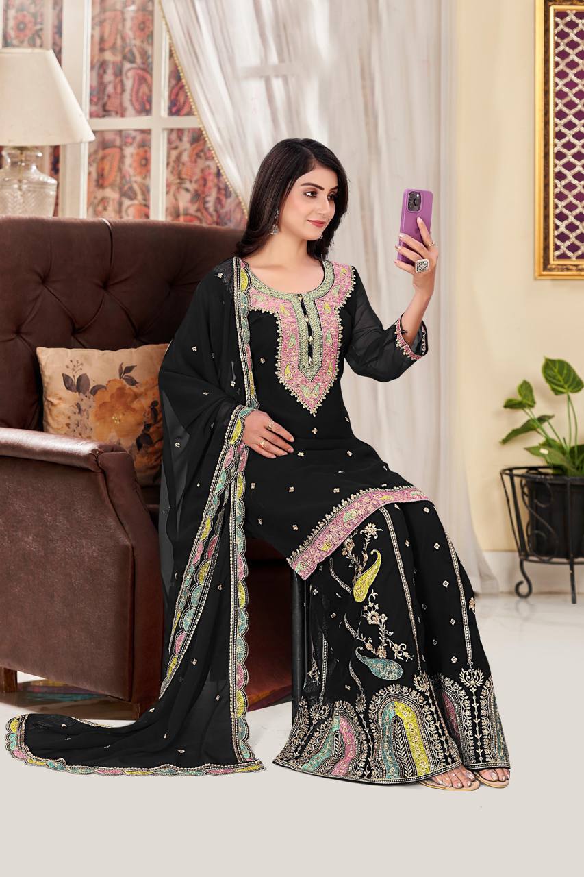 पार्टी वियर लुक डिज़ाइनर टॉप और बॉटम दुपट्टे के साथ