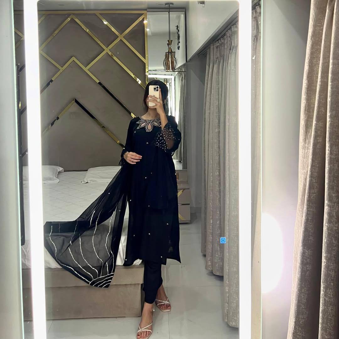 डिज़ाइनर पार्टी वियर लुक टॉप और बॉटम और खूबसूरत दुपट्टा