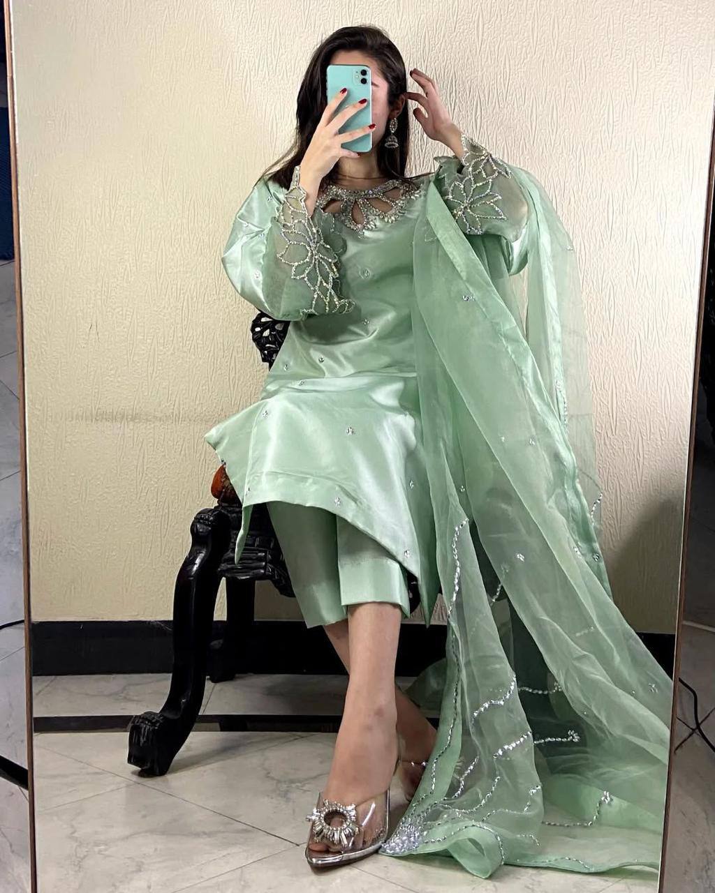 डिज़ाइनर पार्टी वियर लुक टॉप और बॉटम और खूबसूरत दुपट्टा