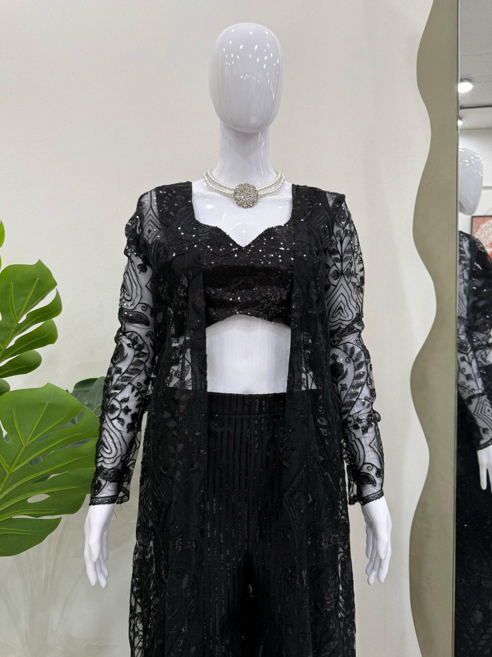 डिज़ाइनर पार्टी वियर लुक रेडी टू वियर लहंगा साड़ी