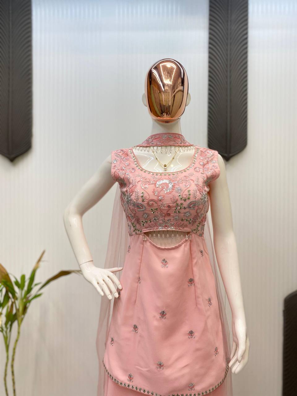 डिज़ाइनर पार्टी वियर टॉप और प्लाज़ो सुंदर दुपट्टे के साथ